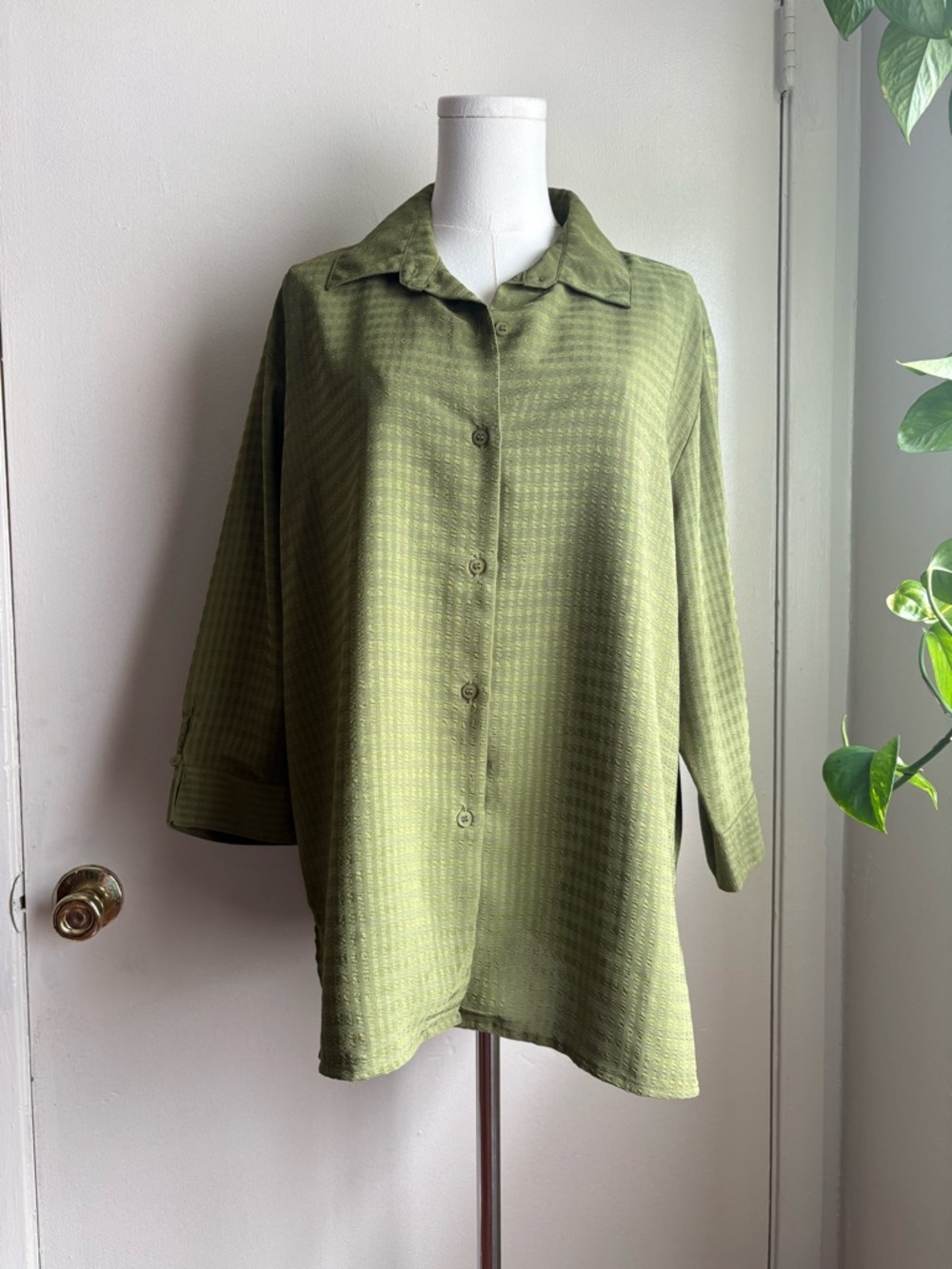 joan button front 3/4 sleeves shirt